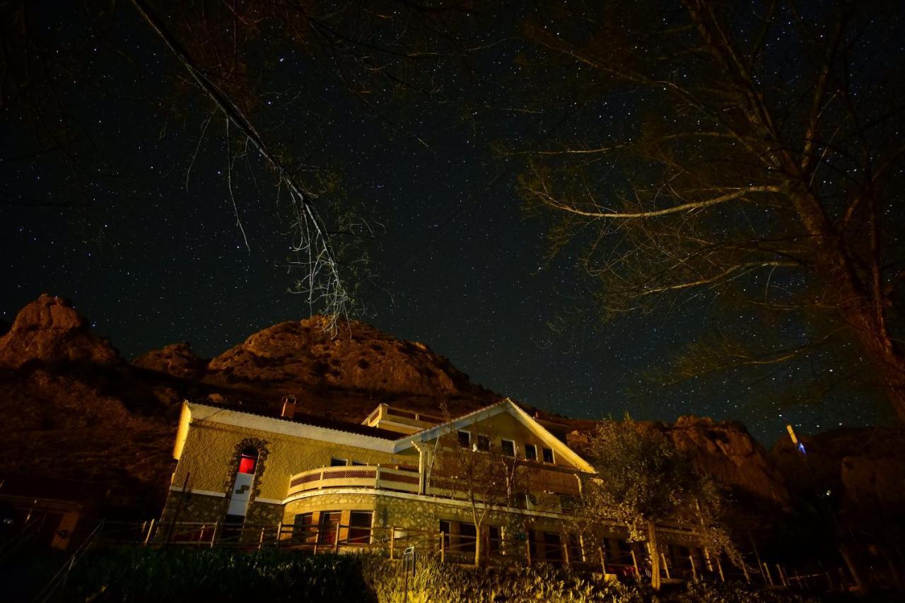 Albergue Santa Barbara Aliaga Zewnętrze zdjęcie