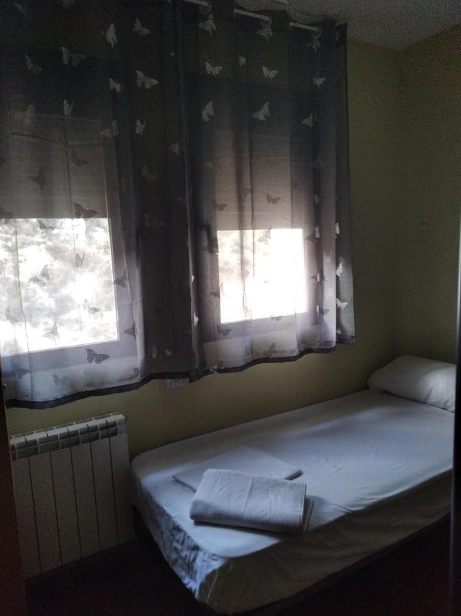 Albergue Santa Barbara Aliaga Zewnętrze zdjęcie