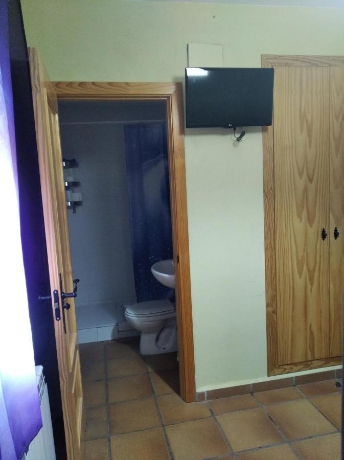 Albergue Santa Barbara Aliaga Zewnętrze zdjęcie