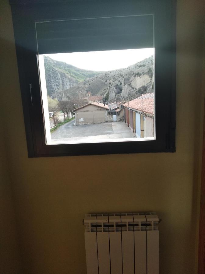 Albergue Santa Barbara Aliaga Zewnętrze zdjęcie