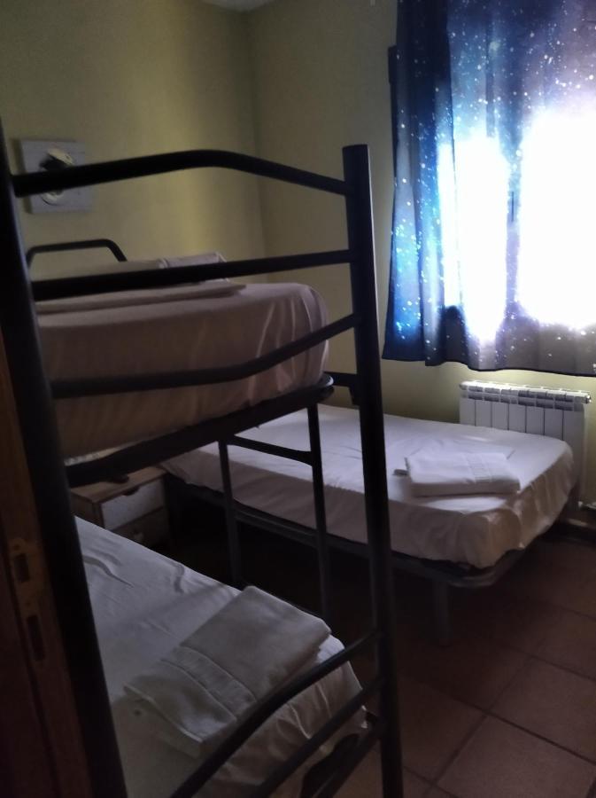 Albergue Santa Barbara Aliaga Zewnętrze zdjęcie