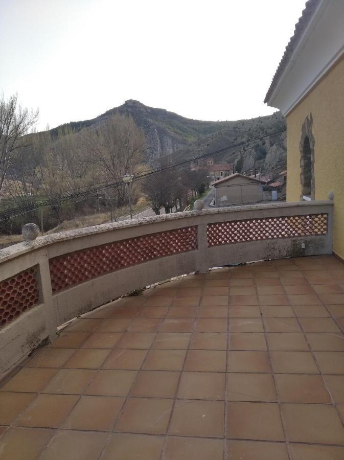 Albergue Santa Barbara Aliaga Zewnętrze zdjęcie
