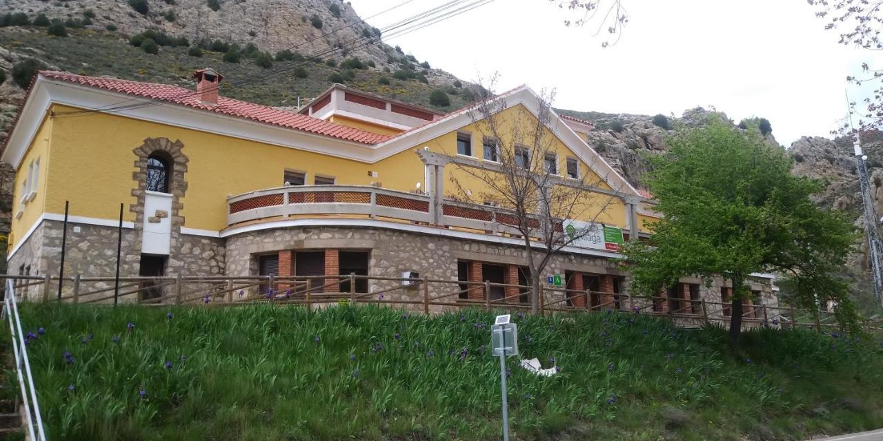 Albergue Santa Barbara Aliaga Zewnętrze zdjęcie